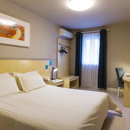 Jingjiang Inn Shanghai Hutai Road エクステリア 写真